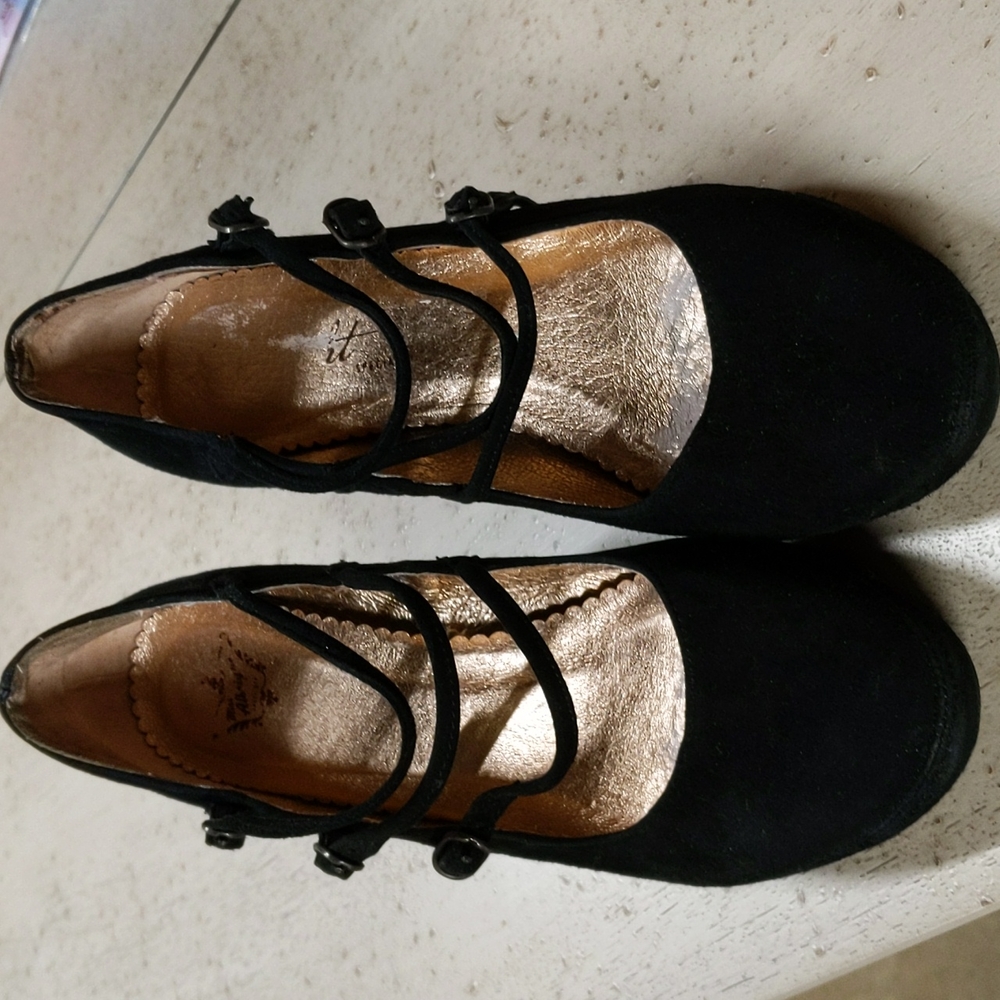 Miss Albright Suede Wedges